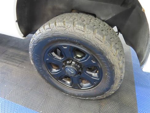 Used 2017 RAM 2500 SLT AWD/4WD image 7