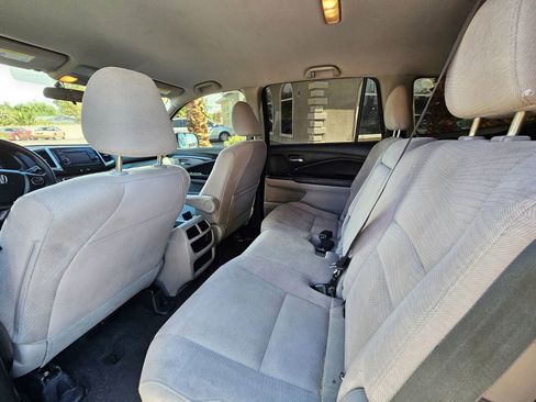 Used 2017 Honda Pilot LX image 12