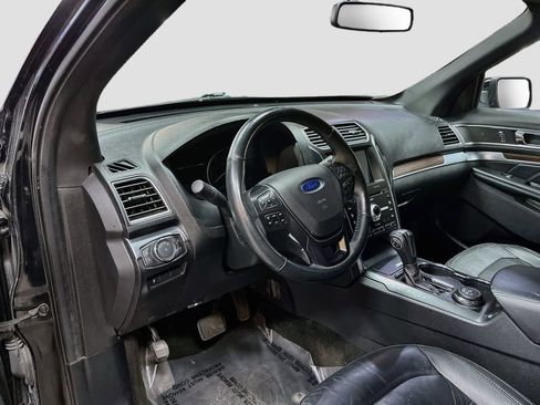 Used 2018 Ford Explorer Limited AWD/4WD image 9