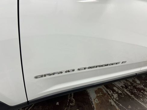 Used 2022 Jeep Grand Cherokee Limited AWD/4WD image 27