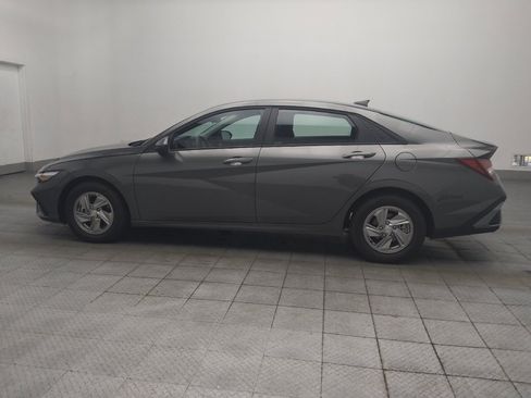 Used 2025 Hyundai Elantra SE FWD image 3
