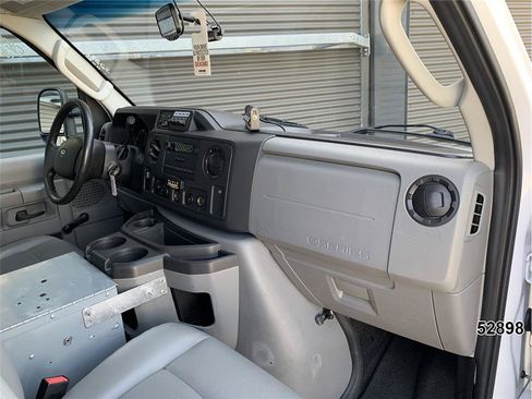 Used 2014 Ford E-350 and Econoline 350 Super Duty RWD image 31