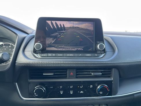 Used 2023 Nissan Rogue S image 19