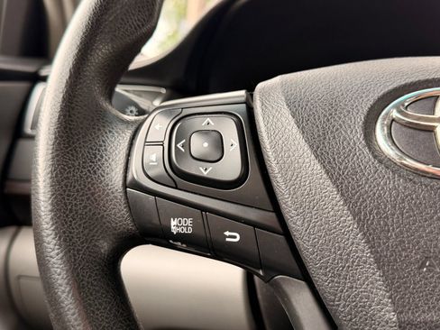 Used 2015 Toyota Camry LE FWD image 17