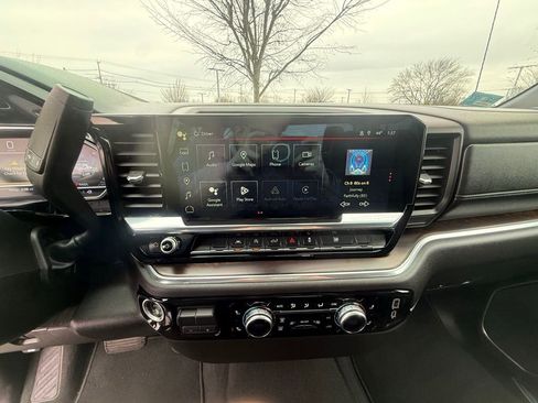 Certified 2025 GMC Sierra 1500 SLT AWD/4WD image 19