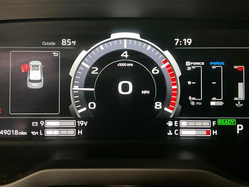 Used 2023 Toyota Sequoia Capstone AWD/4WD image 14