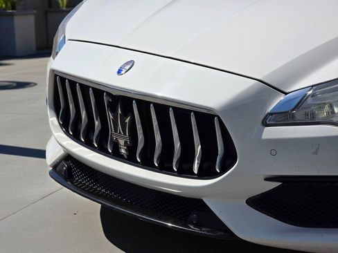 Used 2017 Maserati Quattroporte S GranSport image 8