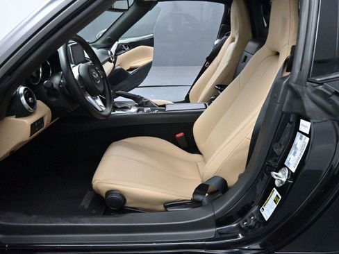 Used 2017 MAZDA MX-5 Miata RF Grand Touring image 12