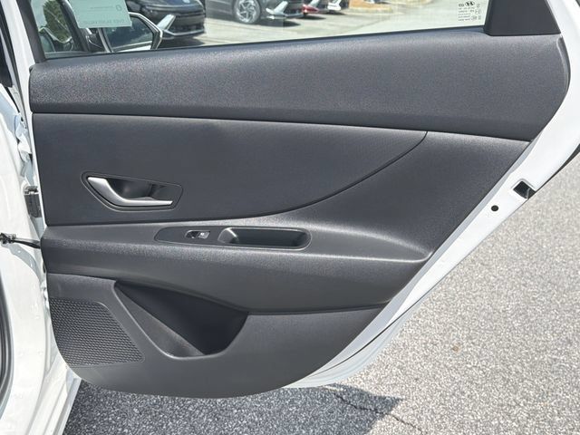 New 2026 Hyundai Elantra Hybrid FWD image 18