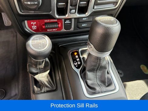Used 2025 Jeep Gladiator Sport AWD/4WD image 28