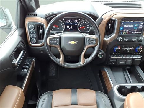 Used 2021 Chevrolet Silverado 1500 High Country w/ Technology Package image 15