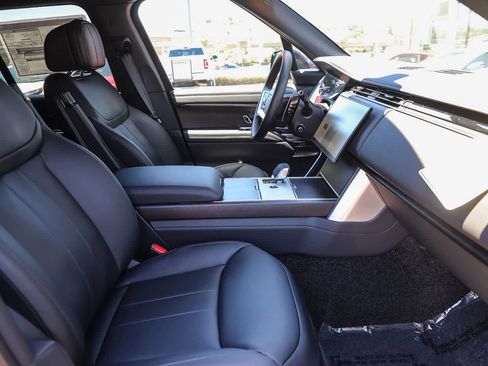 New 2026 Land Rover Range Rover SE AWD/4WD image 17