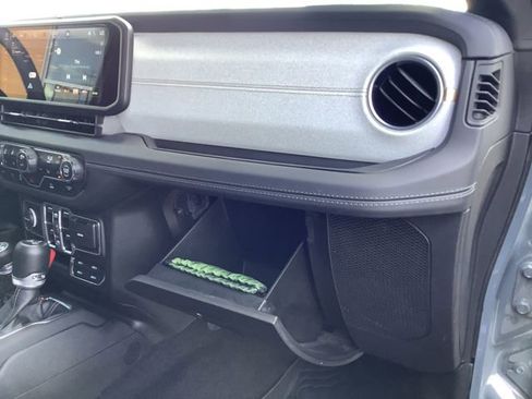 Used 2025 Jeep Wrangler Unlimited Sahara AWD/4WD image 43