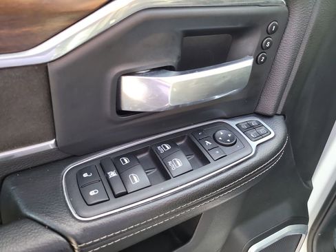 Used 2023 RAM 2500 Laramie AWD/4WD image 18