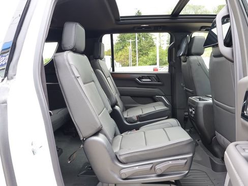 New 2026 GMC Yukon XL Denali w/ Denali Reserve Package AWD/4WD image 42