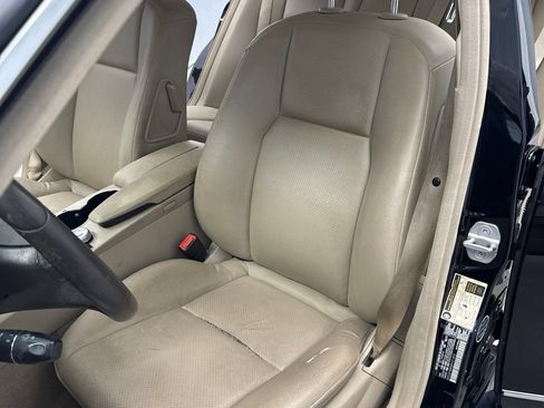 Used 2011 Mercedes-Benz C 300 4MATIC Sedan image 8