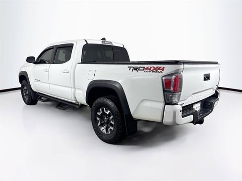Used 2022 Toyota Tacoma TRD Off-Road w/ TRD Premium Off Road Package AWD/4WD image 13