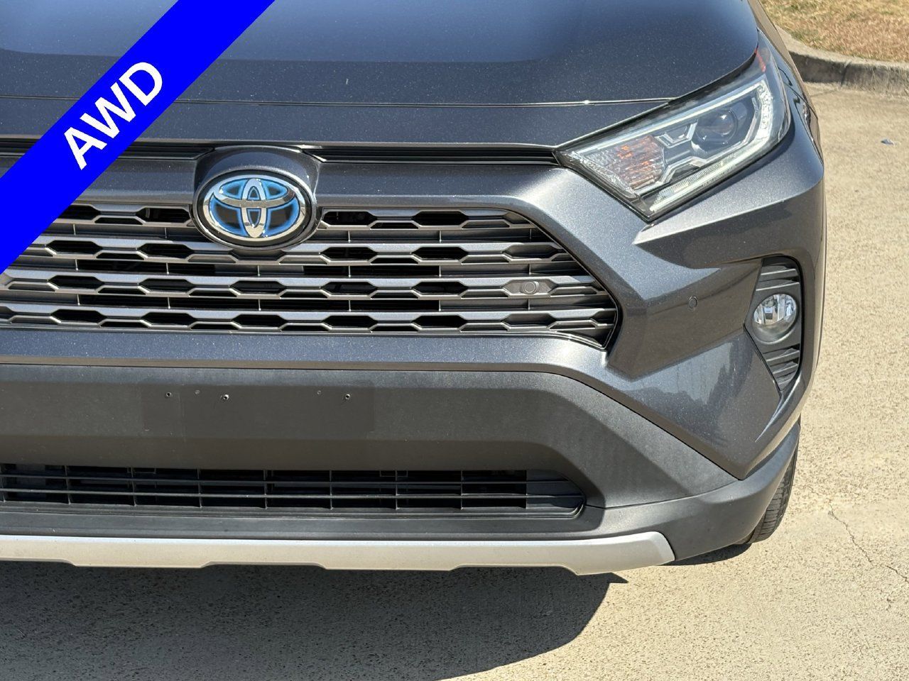 Used 2021 Toyota RAV4 Limited AWD/4WD image 10