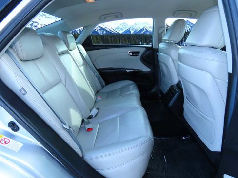 Used 2016 Toyota Avalon XLE image 23