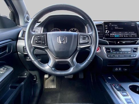 Used 2025 Honda Ridgeline Sport+ image 6