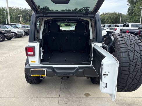Used 2018 Jeep Wrangler Unlimited Sport S AWD/4WD image 30