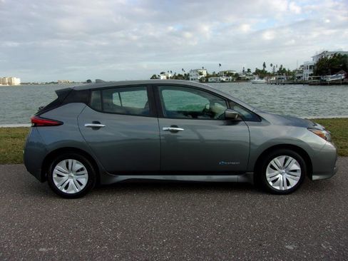 Used 2018 Nissan Leaf S w/ S Charge Package FWD image 17