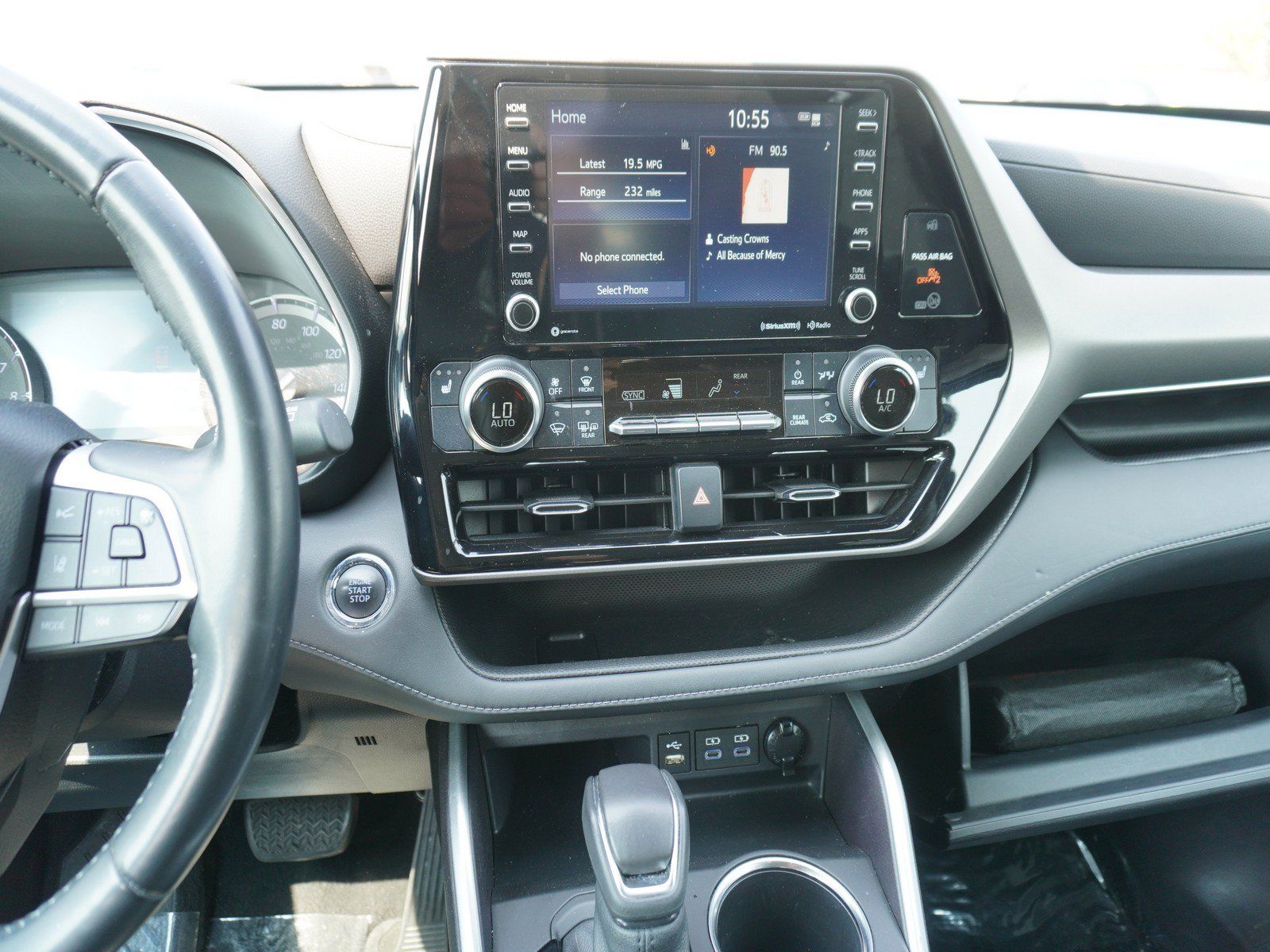 Used 2022 Toyota Highlander XLE FWD image 18