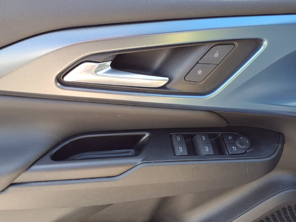 Used 2025 Chevrolet Equinox EV LT w/ Convenience Package FWD image 16