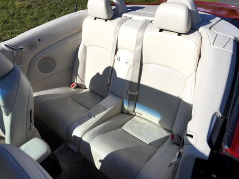 Used 2010 Lexus IS 350C image 21