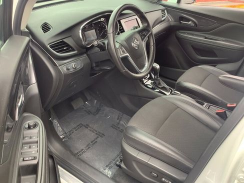 Used 2022 Buick Encore Preferred FWD image 11