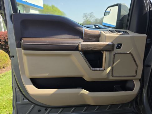 Used 2019 Ford F150 Lariat w/ Trailer Tow Package AWD/4WD image 17