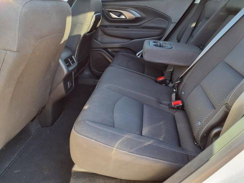 Used 2023 GMC Terrain SLE w/ Driver Convenience Package image 25