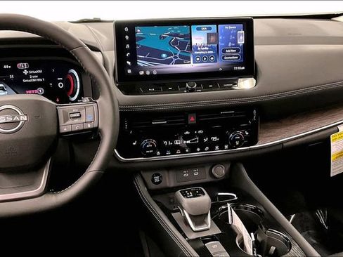 New 2026 Nissan Rogue Platinum image 8