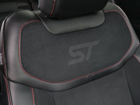 Certified 2025 Ford Explorer ST image 30