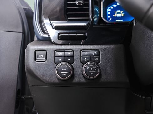 Used 2025 Chevrolet Silverado 3500 High Country w/ High Country Premium Package AWD/4WD image 19