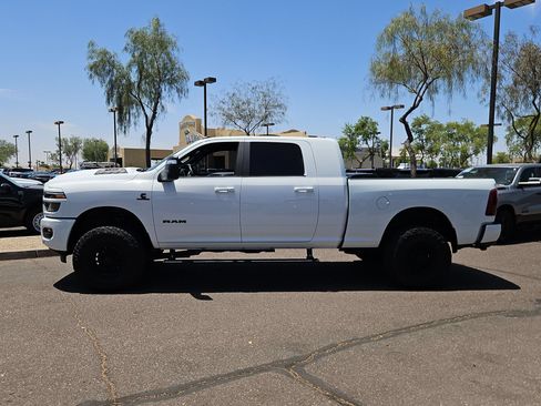 Used 2025 RAM 2500 Laramie w/ Night Edition AWD/4WD image 9