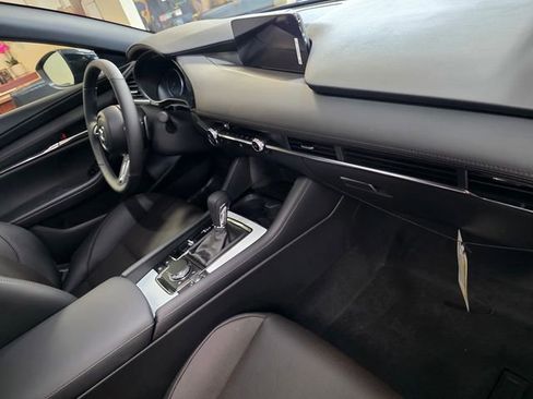 New 2026 MAZDA MAZDA3 Hatchback w/Premium Plus Pkg image 16