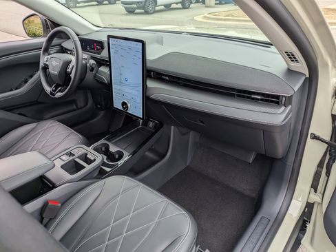 Certified 2025 Ford Mustang Mach-E Select w/ Comfort Package Lite image 40