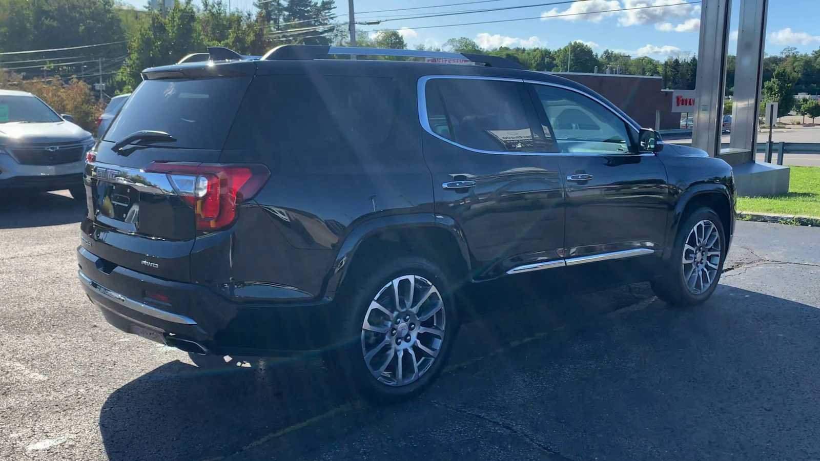 Certified 2023 GMC Acadia Denali w/ Denali Ultimate Package AWD/4WD image 8