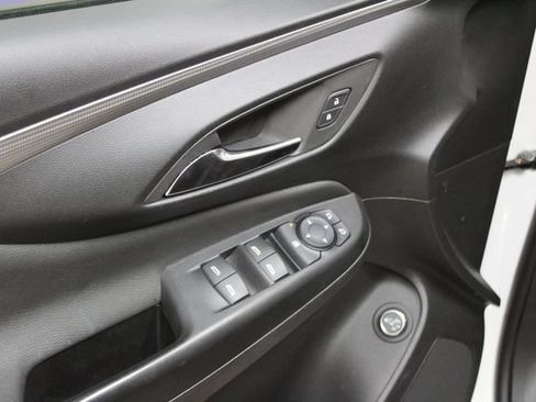 Used 2025 Buick Envista Avenir FWD image 13