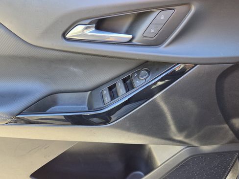 Certified 2025 Chevrolet Equinox LT FWD image 35