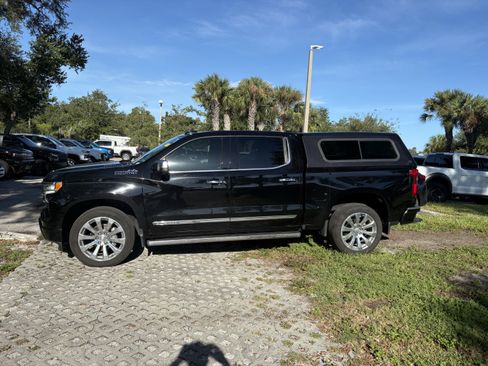 Used 2024 Chevrolet Silverado 1500 High Country AWD/4WD image 4