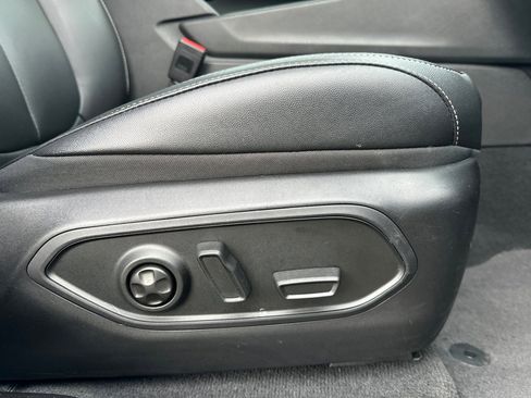 Used 2023 Jeep Grand Cherokee L Limited w/ Trailer Tow Group (B) image 23