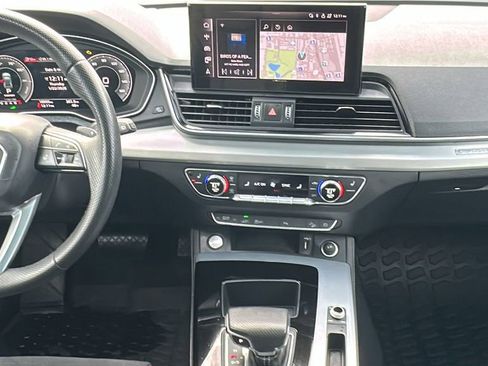 Used 2024 Audi Q5 e Premium Plus image 11