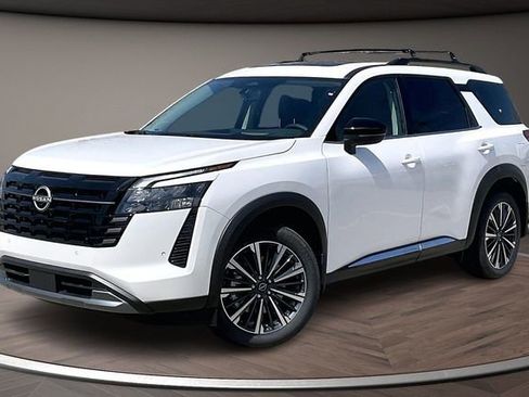 New 2026 Nissan Pathfinder Platinum image 1