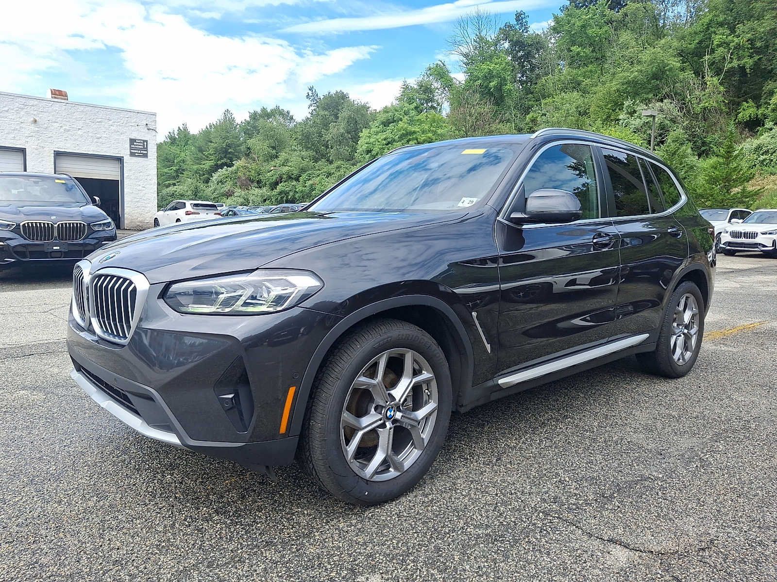Used 2024 BMW X3 xDrive30i w/ Convenience Package AWD/4WD image 3