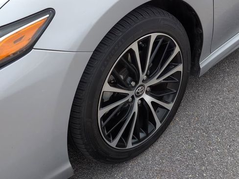 Used 2019 Toyota Camry SE image 11