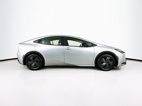 Used 2024 Toyota Prius LE image 10