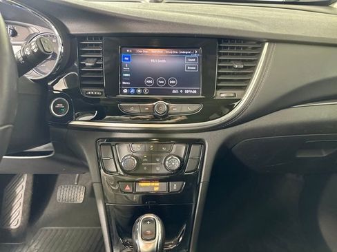 Used 2022 Buick Encore Preferred w/ Safety Package image 21