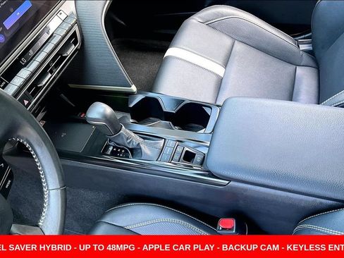 Used 2025 Toyota Camry SE FWD image 18